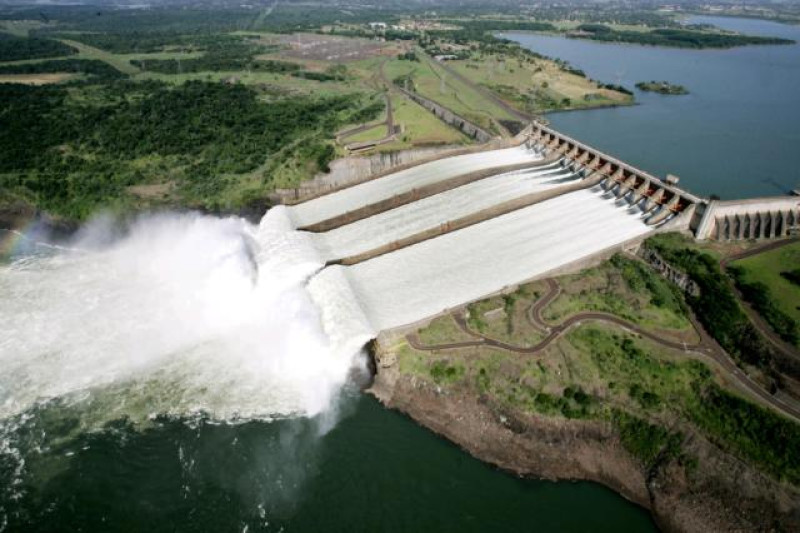 ITAIPU STAUDAMM